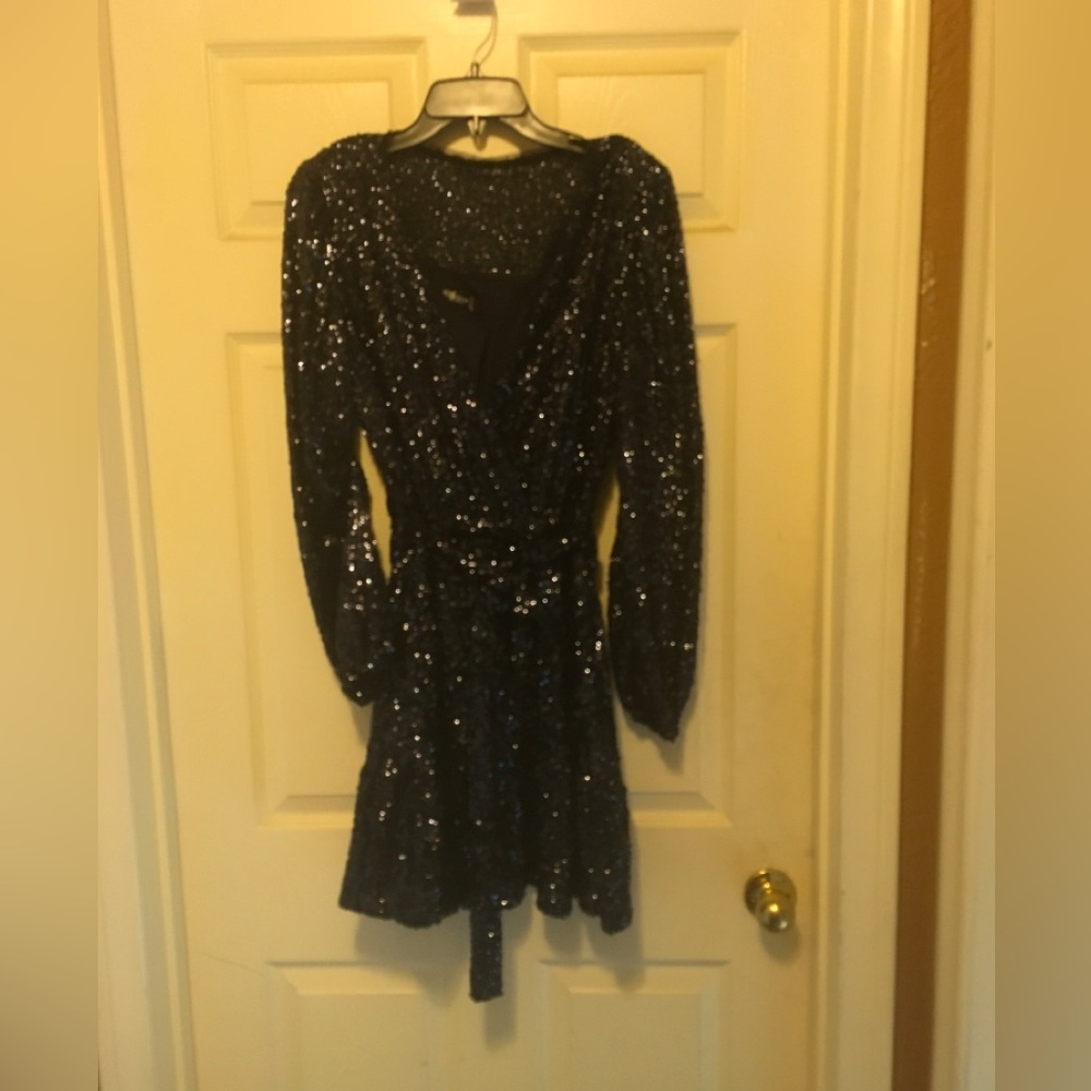 Women’s Aqua Formal Sequin Dress size 4 NWOT